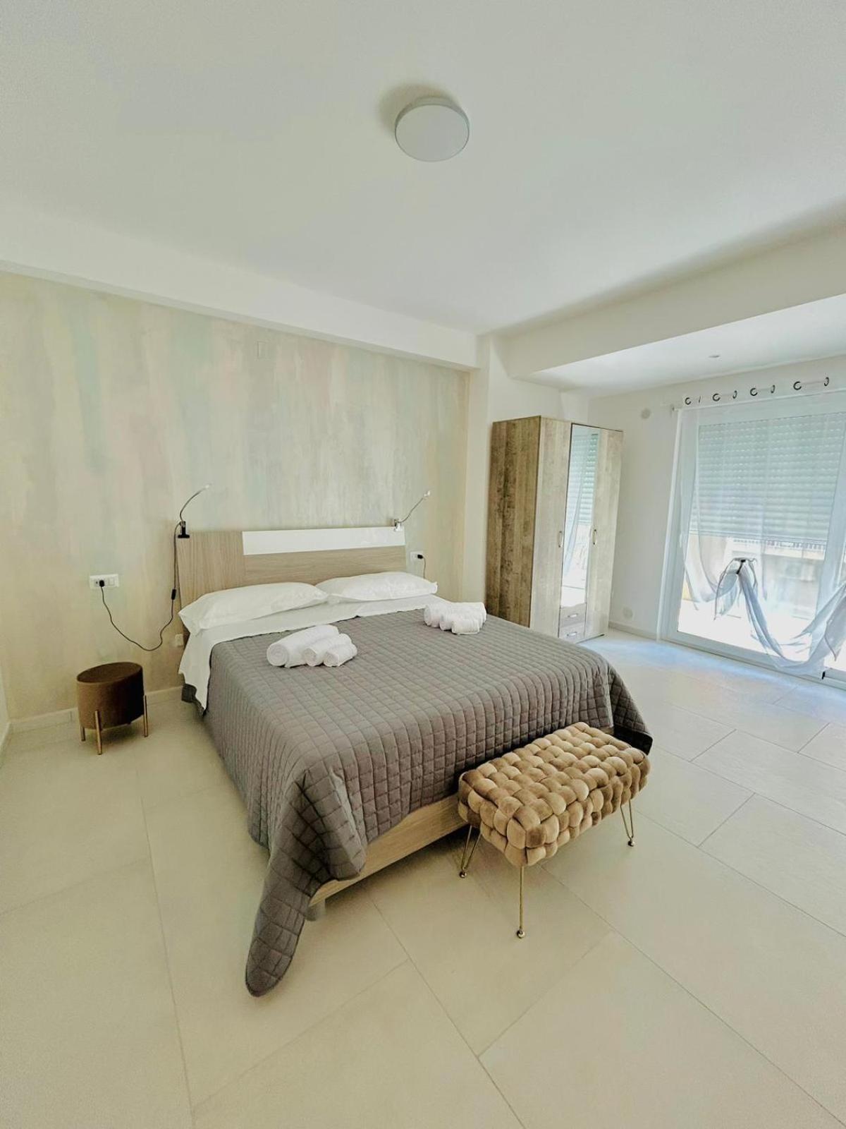 Aqua Marine B&B - Rooms And Apartments ミラッツォ エクステリア 写真