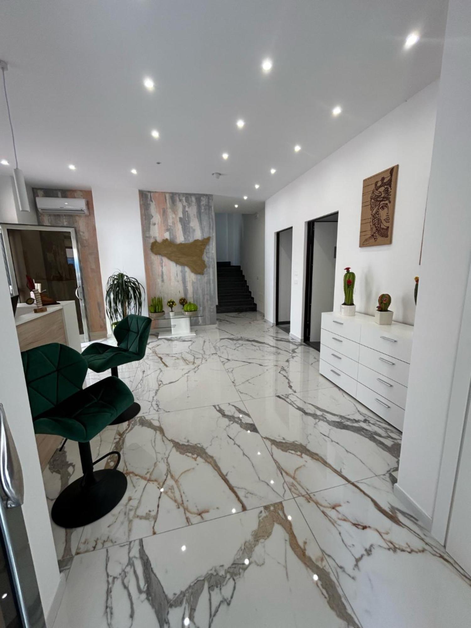 Aqua Marine B&B - Rooms And Apartments ミラッツォ エクステリア 写真