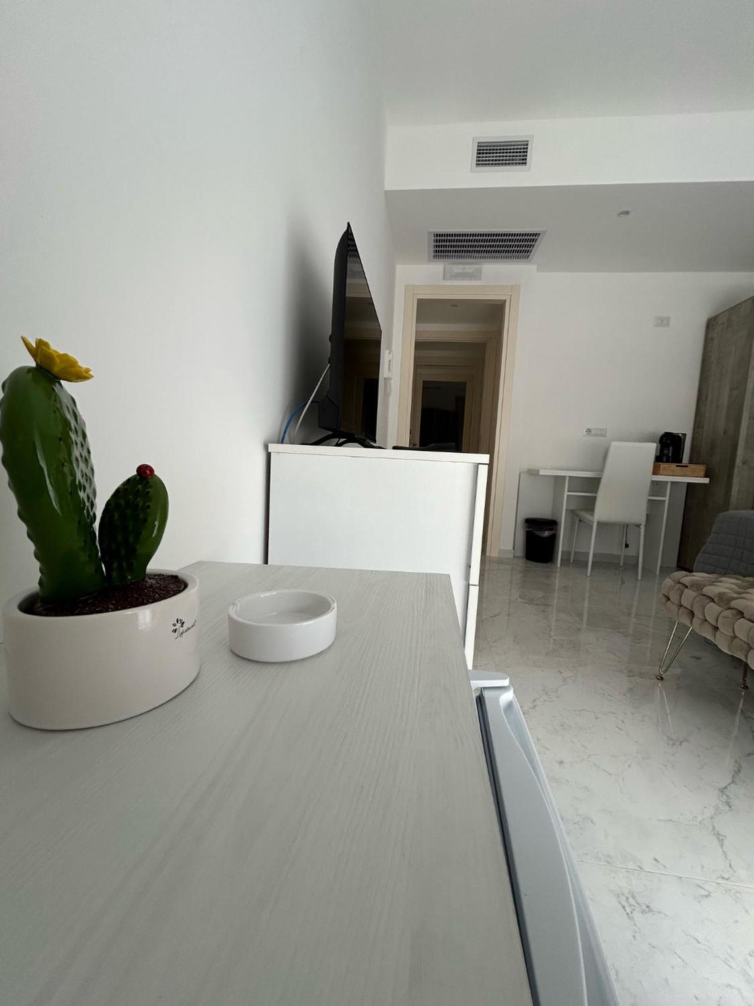 Aqua Marine B&B - Rooms And Apartments ミラッツォ エクステリア 写真