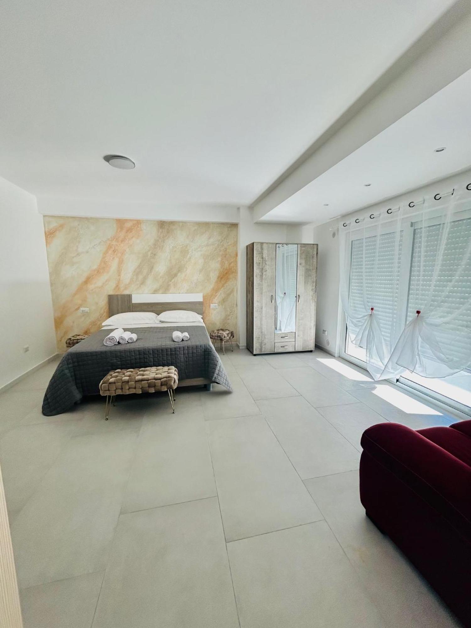 Aqua Marine B&B - Rooms And Apartments ミラッツォ エクステリア 写真