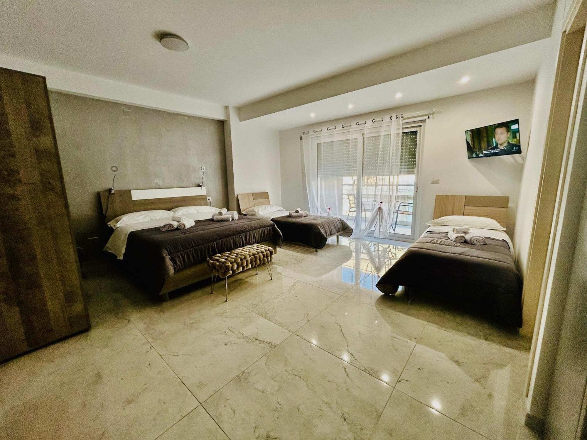 Aqua Marine B&B - Rooms And Apartments ミラッツォ エクステリア 写真