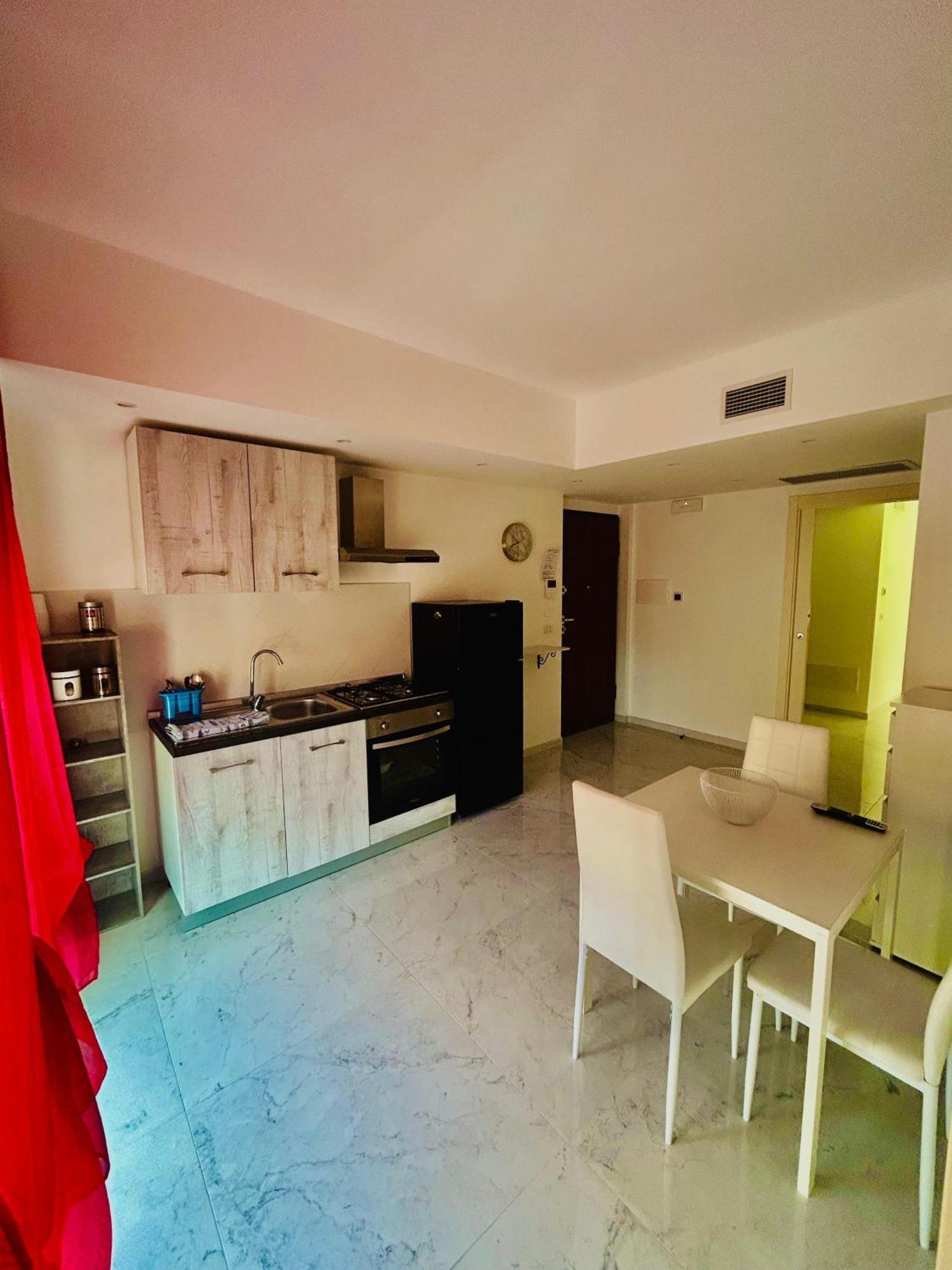 Aqua Marine B&B - Rooms And Apartments ミラッツォ エクステリア 写真